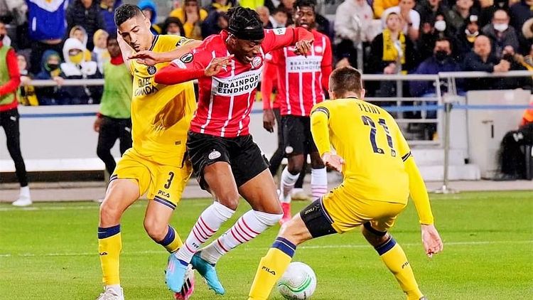 赛场充满了 赛场充满了