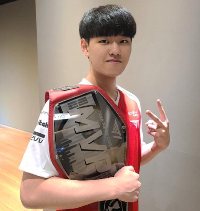 与同期的其 与同期的其