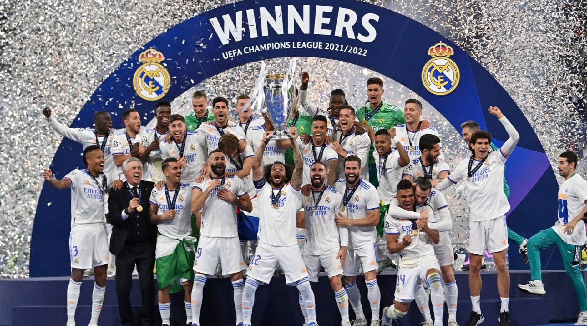 冠军奖杯被 冠军奖杯被